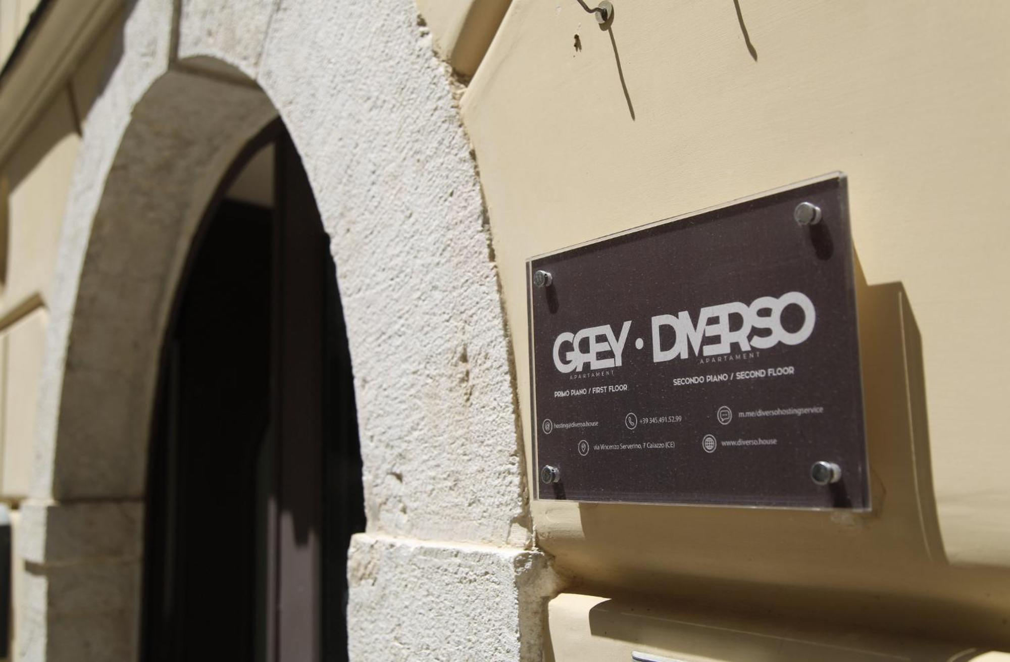 Grey Apartment Caiazzo Exterior photo